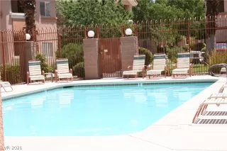 Photo #6: 2319985 Listing 