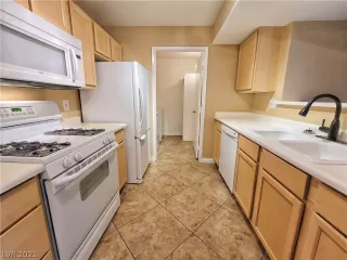 Photo #3: 2319989 Listing 