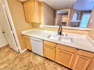 Photo #6: 2319989 Listing 