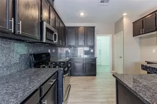 Photo #1: 2320001 Listing