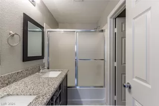 Photo #3: 2320001 Listing