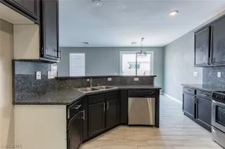 Photo #6: 2320001 Listing