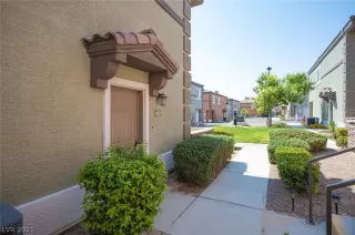 Photo #3: 2320023 Listing