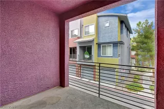 Photo #4: 2320045 Listing