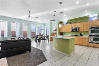 Photo #1: 2320052 Listing