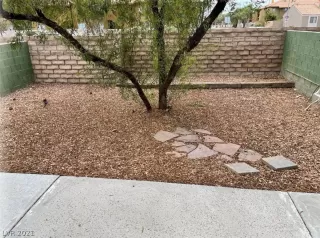 Photo #2: 2320077 Listing 