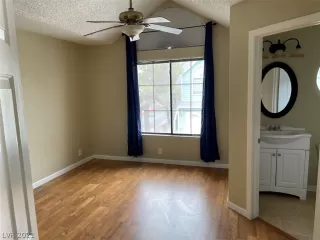 Photo #6: 2320077 Listing 