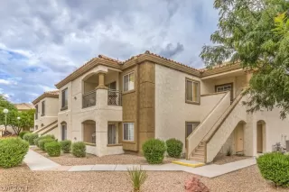Photo #1: 2320093 Listing