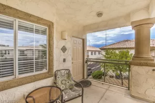 Photo #4: 2320093 Listing