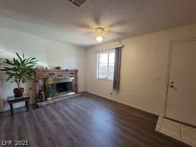 Photo #4: 2320094 Listing