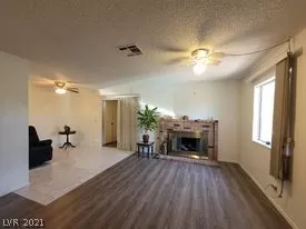 Photo #5: 2320094 Listing