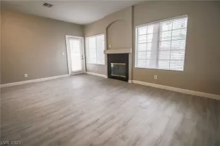 Photo #2: 2320105 Listing