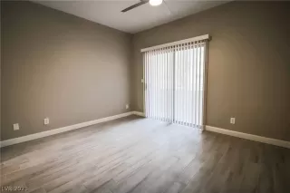 Photo #5: 2320105 Listing