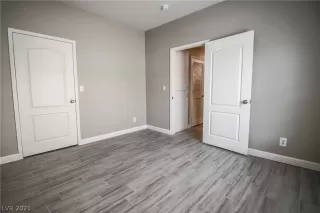 Photo #6: 2320105 Listing