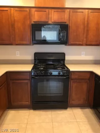 Photo #2: 2320137 Listing