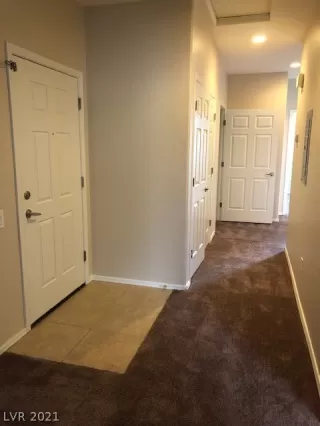 Photo #5: 2320137 Listing