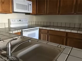 Photo #2: 2320242 Listing 