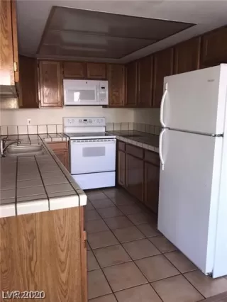 Photo #3: 2320242 Listing 