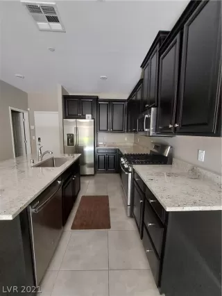 Photo #3: 2320247 Listing 