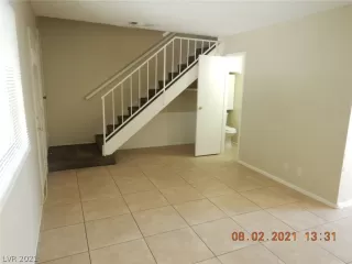 Photo #3: 2320287 Listing 