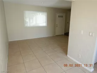 Photo #5: 2320287 Listing 