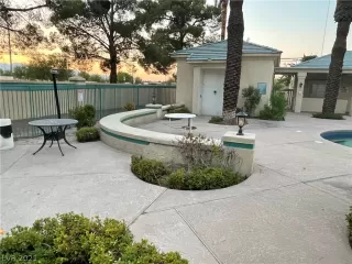 Photo #2: 2320340 Listing