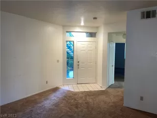 Photo #6: 2320340 Listing