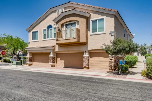 MLS: 2320360 Condo For Sale