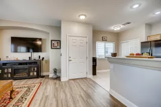 Photo #1: 2320360 Listing