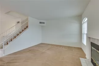 Photo #6: 2320366 Listing 