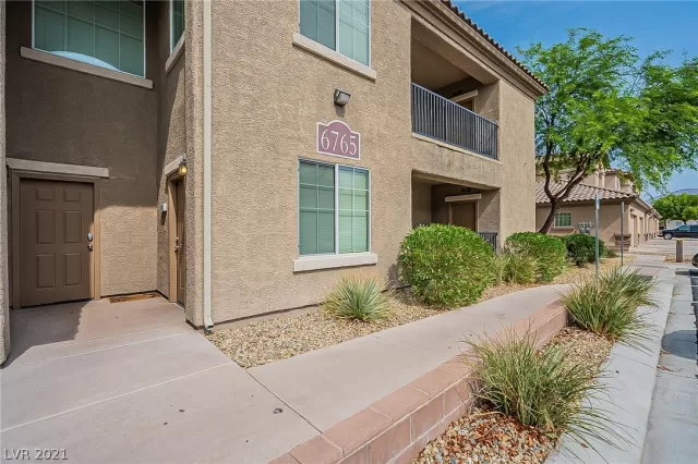 MLS: 2320368 Condo For Sale