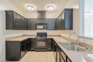Photo #3: 2320368 Listing 
