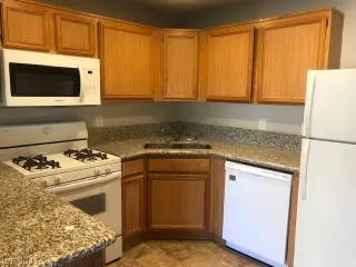 Photo #2: 2320377 Listing 