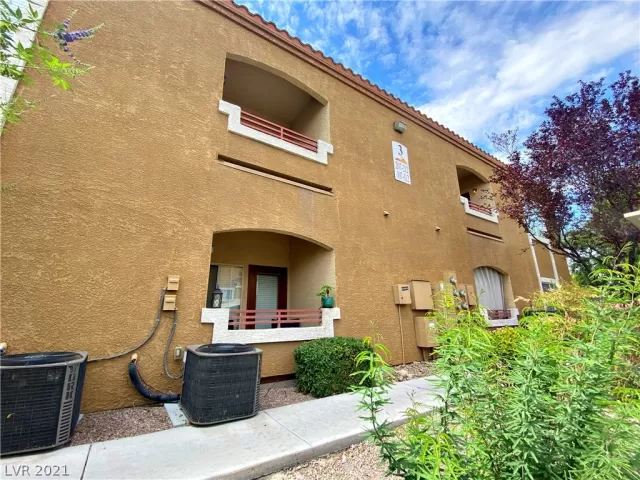 MLS: 2320386 Condo For Sale