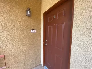 Photo #1: 2320386 Listing