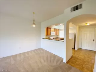 Photo #3: 2320386 Listing