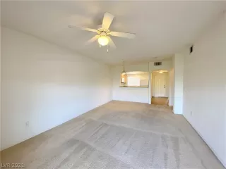 Photo #4: 2320386 Listing