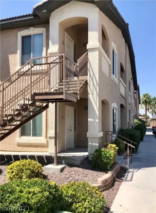 Photo #1: 2320401 Listing