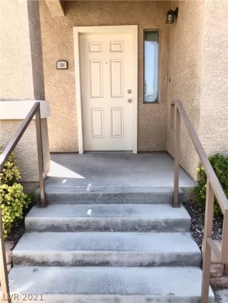 Photo #2: 2320401 Listing