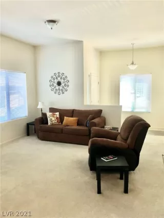 Photo #4: 2320401 Listing