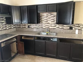 Photo #1: 2320438 Listing 