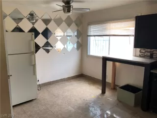 Photo #2: 2320438 Listing 