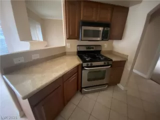 Photo #2: 2320477 Listing