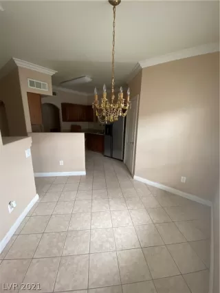 Photo #5: 2320477 Listing