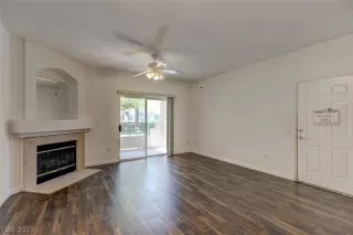 Photo #5: 2320489 Listing