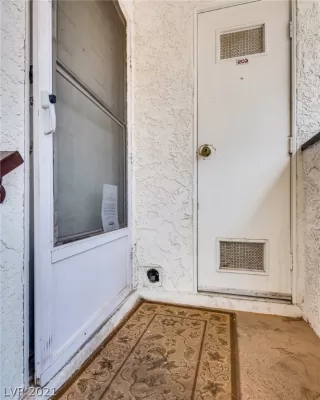 Photo #4: 2320492 Listing 