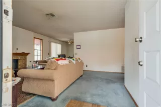 Photo #5: 2320492 Listing 