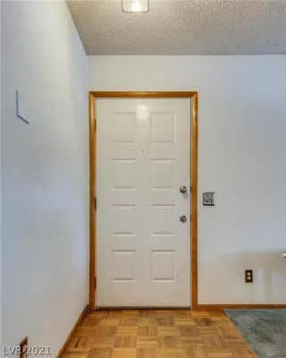 Photo #6: 2320492 Listing 