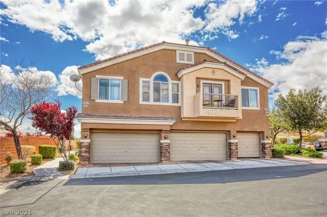 MLS: 2320498 Condo For Sale