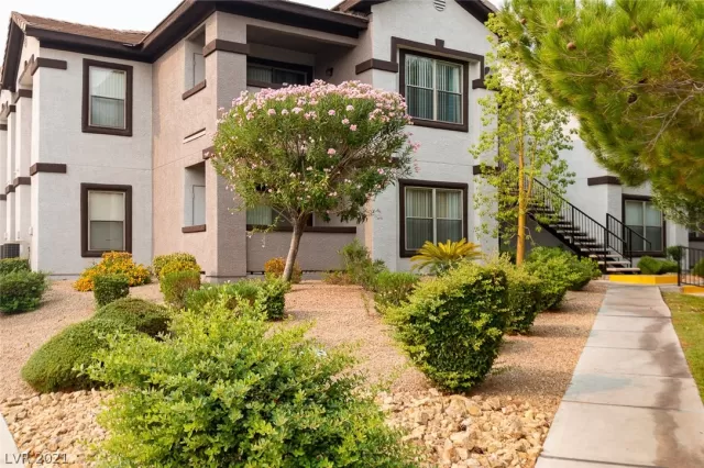 MLS: 2320510 Condo For Sale